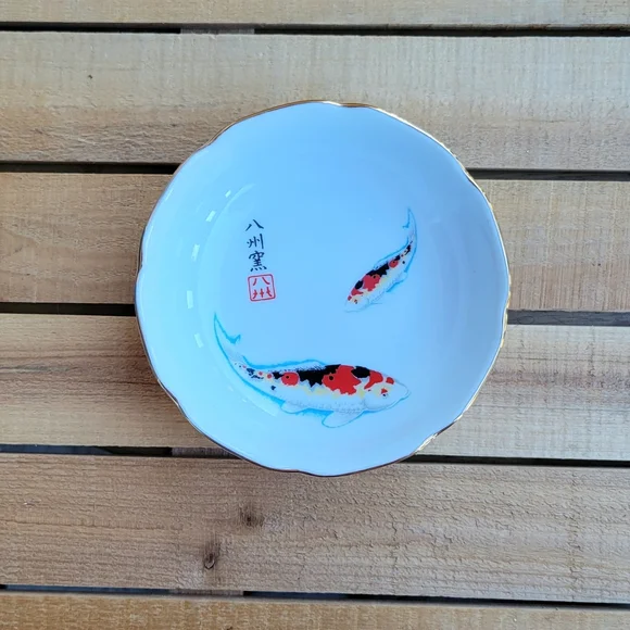 Vintage Japanese Flower-Shaped Bowl With Koi Fish Gold Trim Marked Hasshu-Gama - Picture 5 of 16